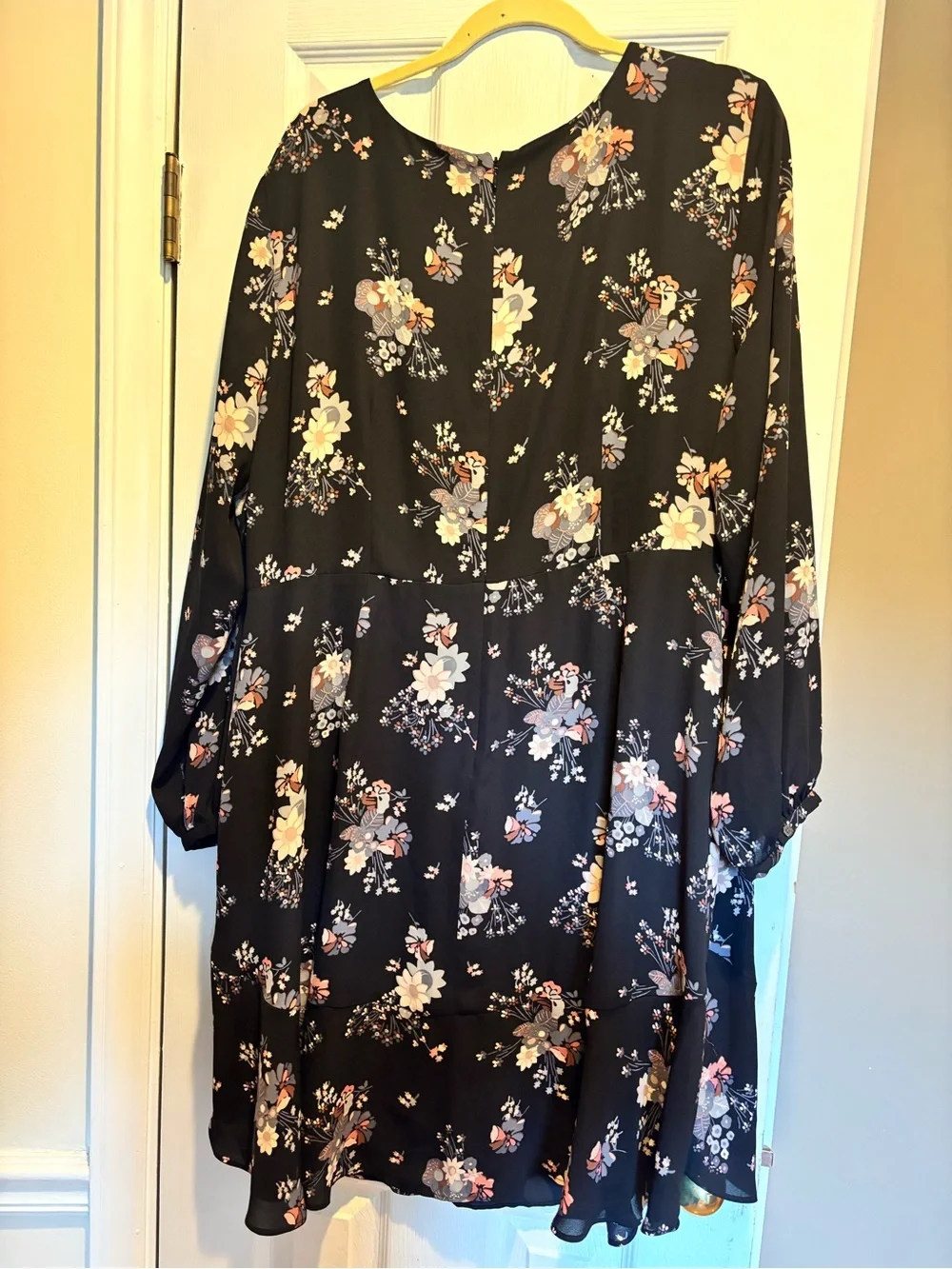 LOFT Plus Wildflower Flounce Dress Size 20 Black Floral Dress Long Sleeve A Line